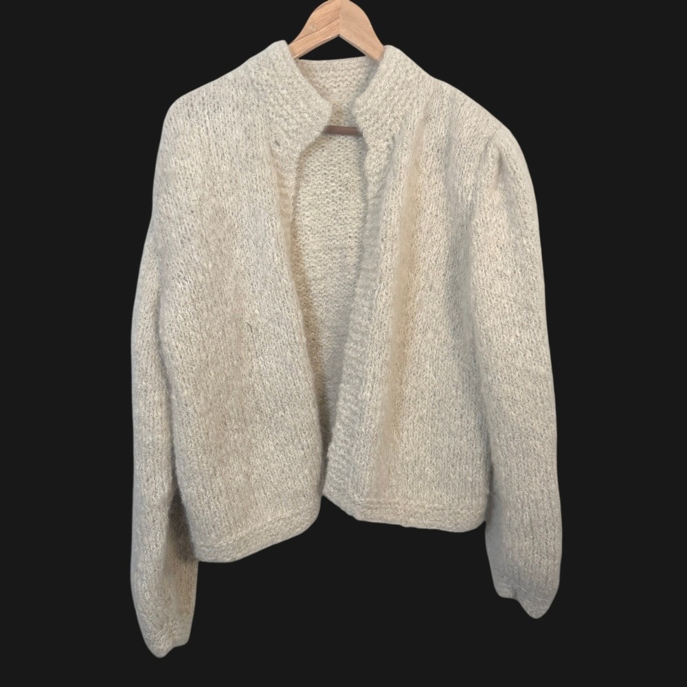 Vintage Cardigan Sweater Womens Medium Cream Excellent Mohair Feel Shoulder Pads